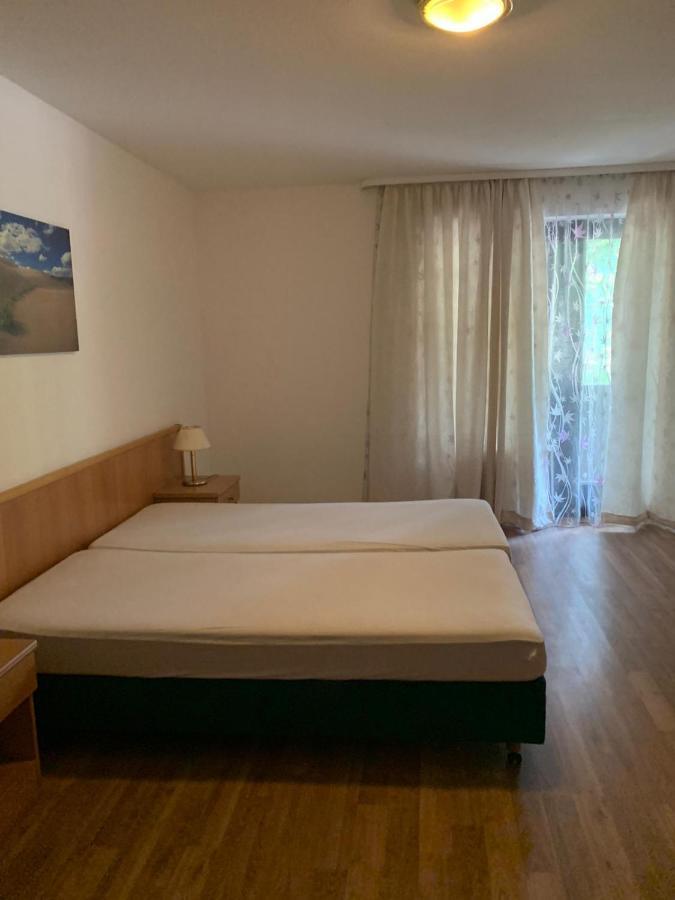 Grando Sukredo Hotel Hamburg Luaran gambar